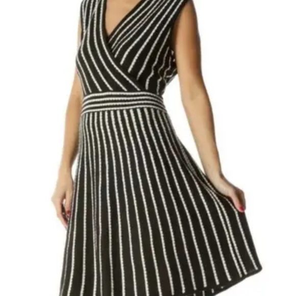 Calvin Klein Women's Sleeveless Dress Black/White Stripes, Knee Length, Size 1X - Picture 1 of 6